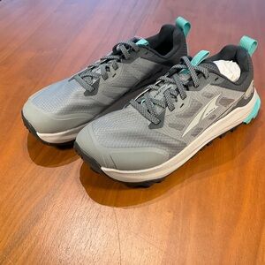 Altra Lone Peak 9 Women's Gray Trail Running Sneakers with Teal Accents